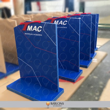 Display Personalizado de Mesa em MDF com Ganchos